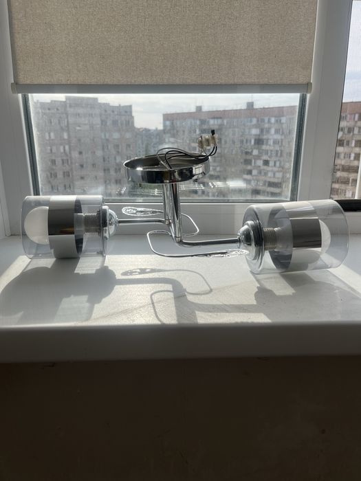 Продам люстры трех рожковые