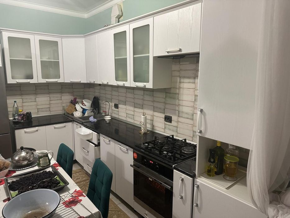 Кухонный гарнитур с мойкой — хорошее состояние