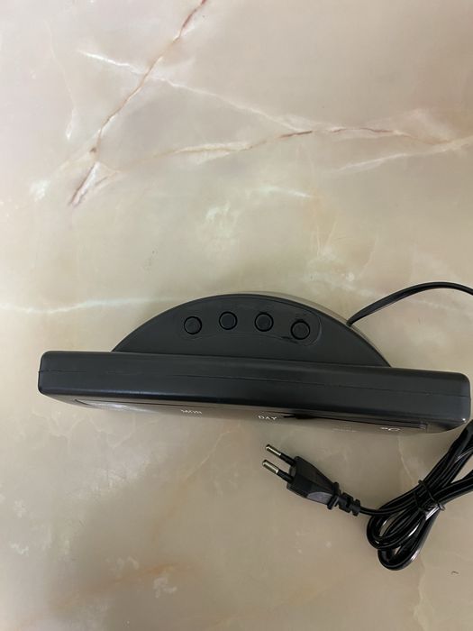 Ceas digital cu radio