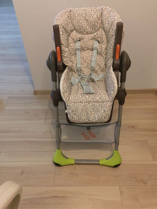 Scaun de masa bebe