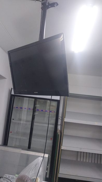 Стеллажи магазина