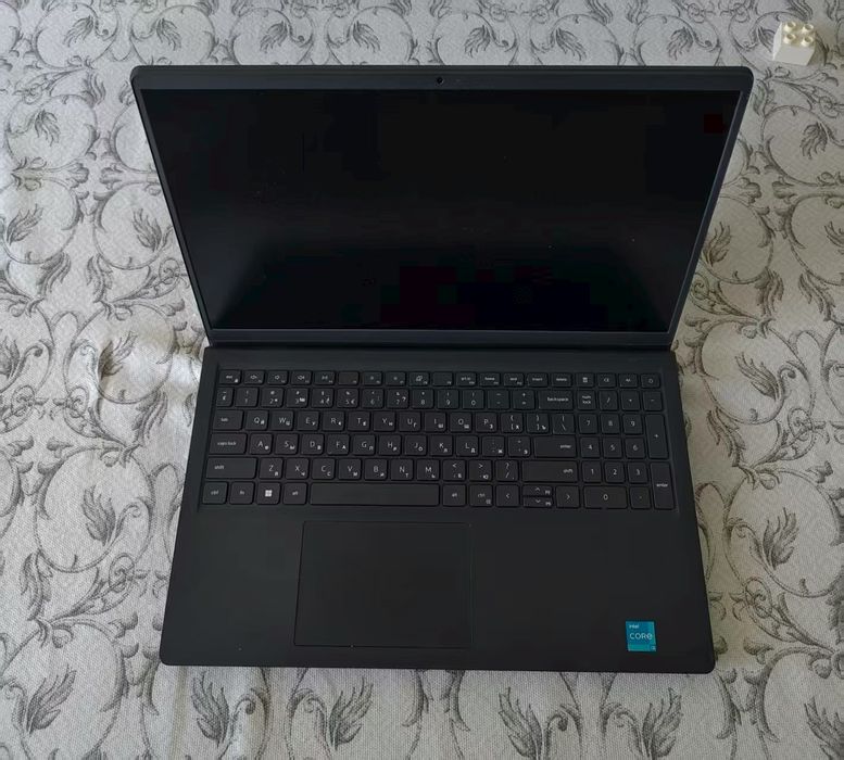 Dell Vostro 3520