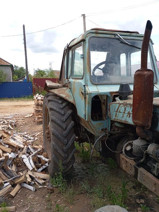 Трактор МТЗ 80  .