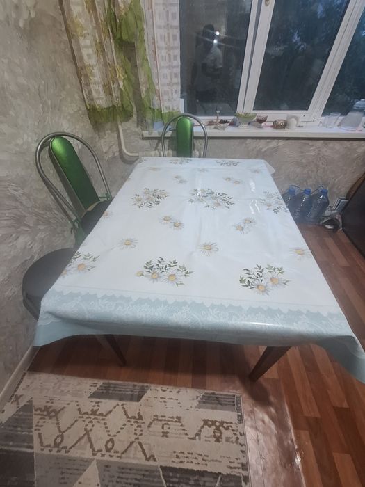 Продам кухонный стол не дорого