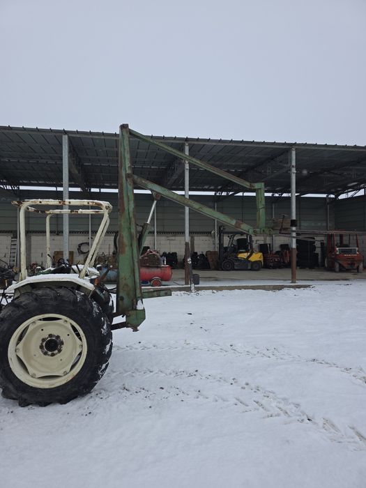 Piese tractor incarcator in tiranti pentru baloti rotunzi
