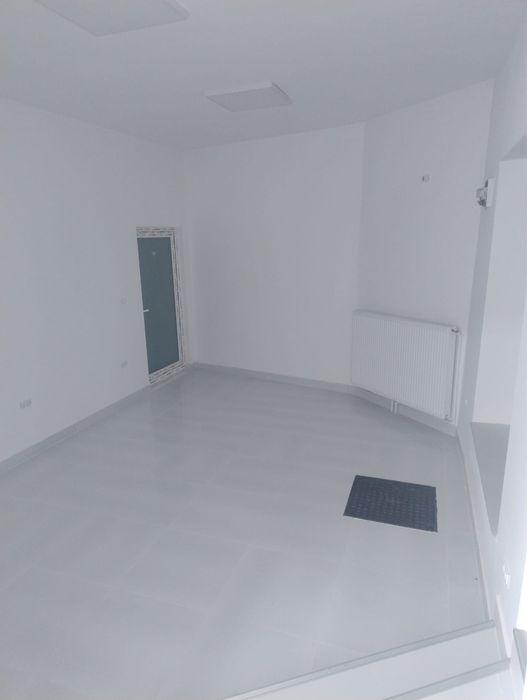 Inchiriez spatiu comercial