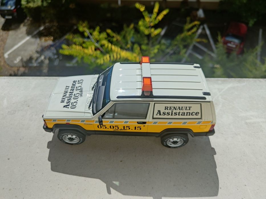 Macheta Jeep Cherokee 1/18