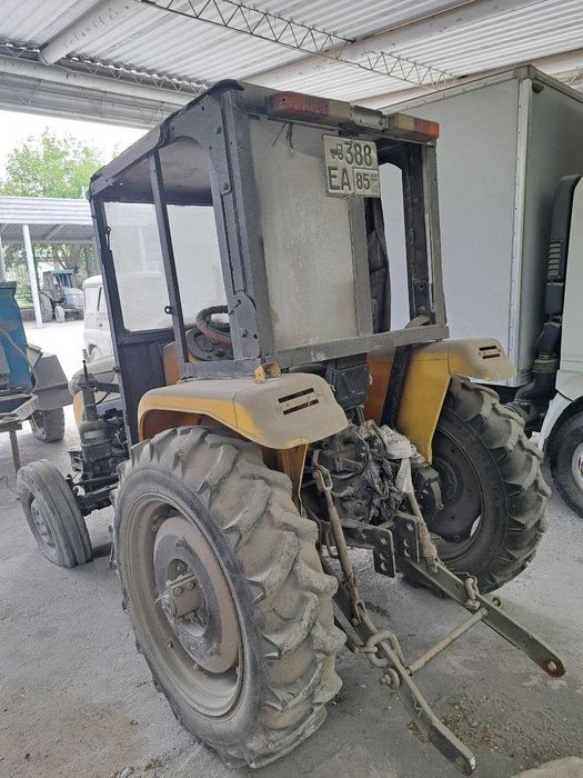 Traktor-Chimgan 404