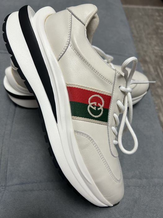 Продам женские кроссовки GUCCI