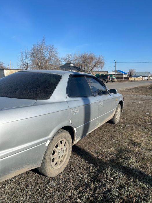 Продам автомобиль Toyota Vista