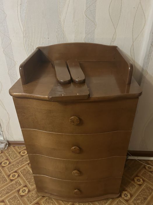Комод деревянный