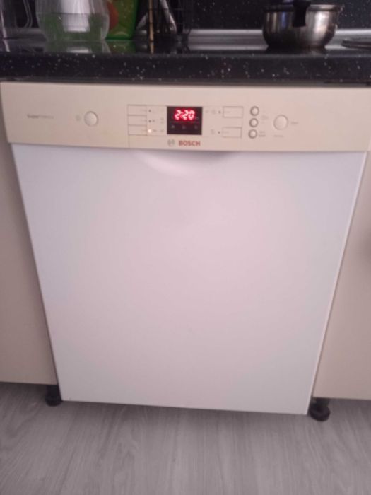 Съдомиялна Бош на части