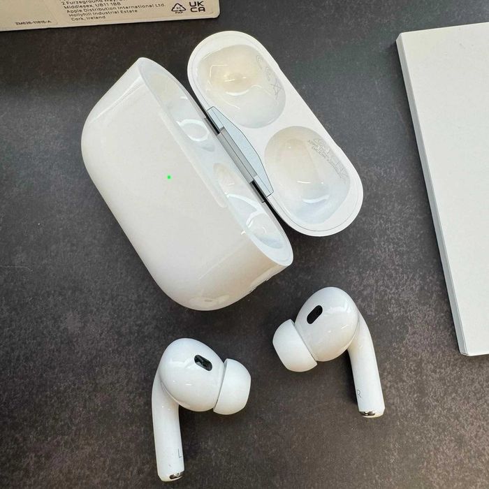 APPLE AirPods Pro 2 (2nd gen) MagSafe USB C Bluetooth Headphones