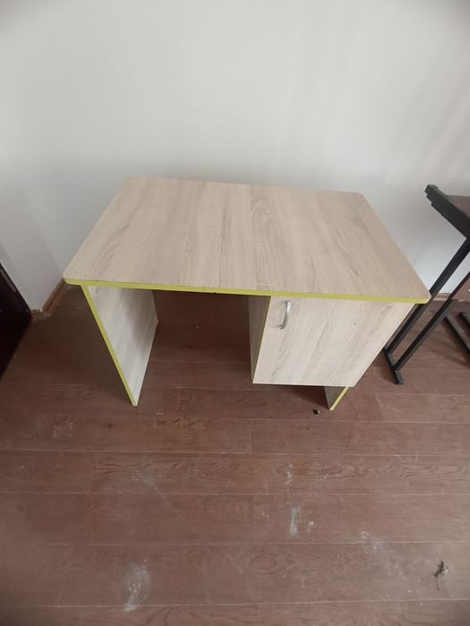 Срочно (школьная парта ) матрас сатылады