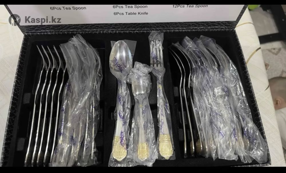 Продаю столовые наборы 2шт за 10