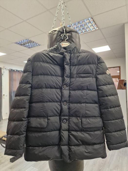 Чисто ново яке Moncler
