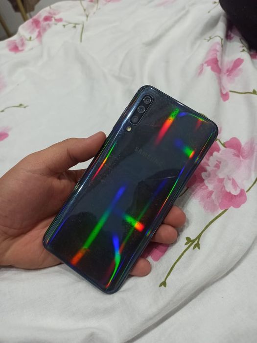 Самсунг а50 продам