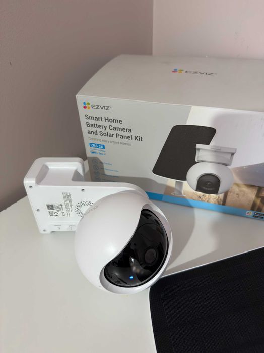 Camera Ezviz CB8 2K Panou solar, Baterie, Wi-fi