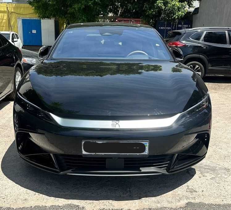 BYD HAN (2024)  Кузов Черный / Салон Серый / 701 км