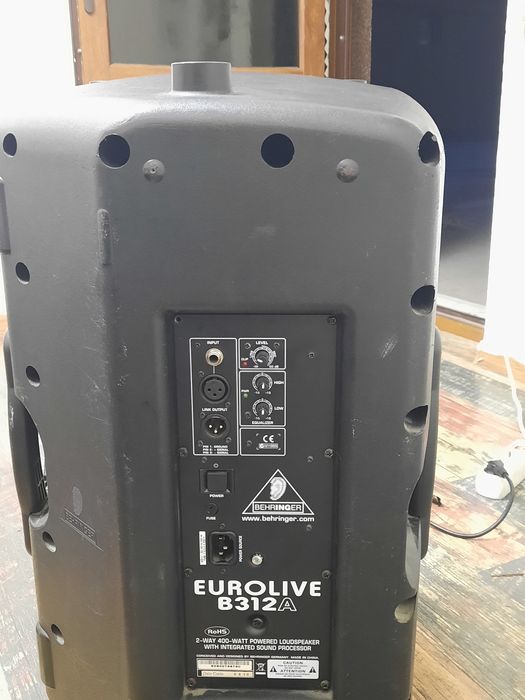 Boxa behringer 400watts processor controlled