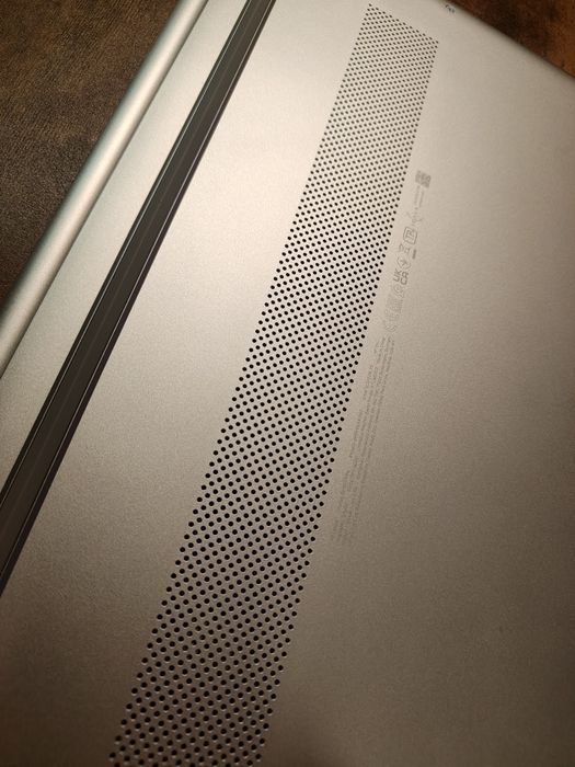 HP Laptop 15s AMD Ryzen 5 5500U Чисто нов