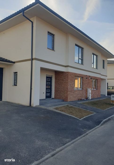 Duplex de vanzare de 130mp teren 216mp zona Floresti Crisan