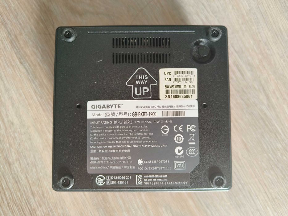 Mini PC Gigabyte BRIX GB-BXBT-1900 4GB RAM 60GB SSD WiFi Bluetooth