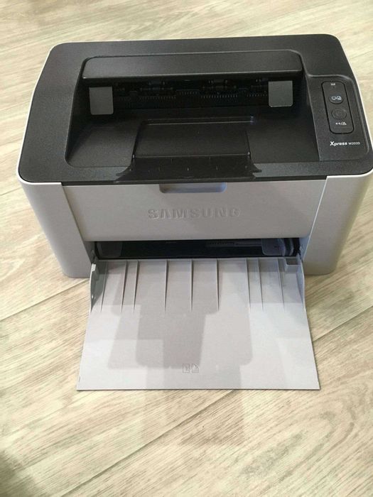 Samsung printer M2020  xolati yaxshi xechqanda aybi yuq
