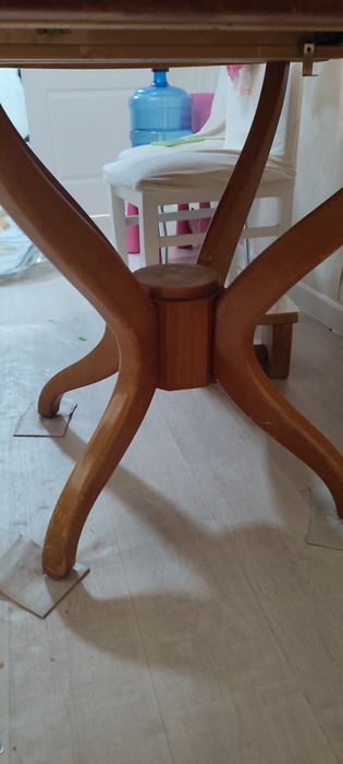 Стол обеденый круглый