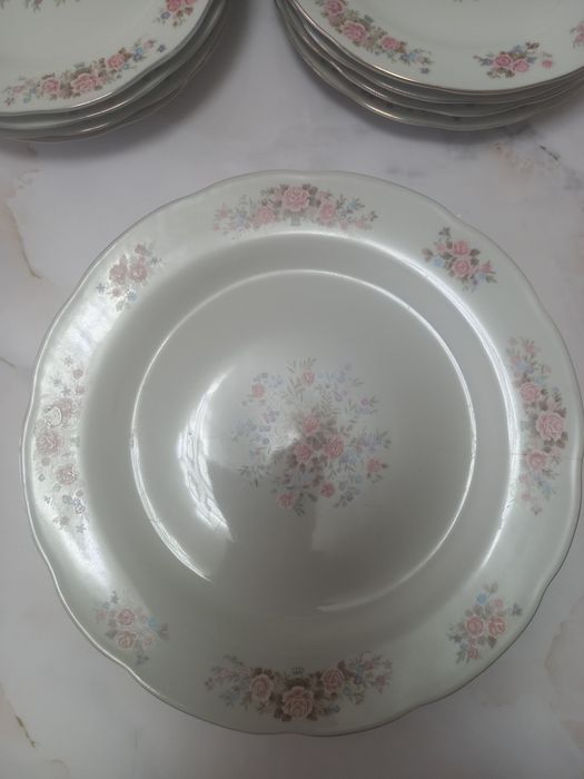 Продам набор тарелок