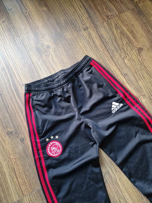 Страхотно юношеско спортно долнище  ADIDAS AJAX  размер 13 -14г или S