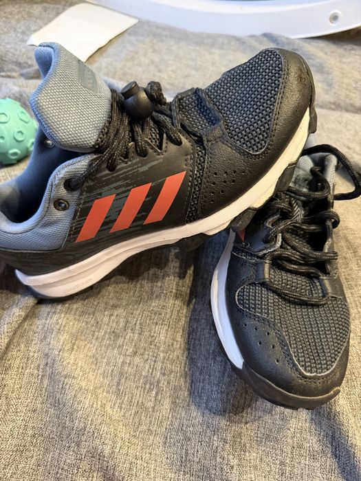 Маратонки Adidas Galaxy
