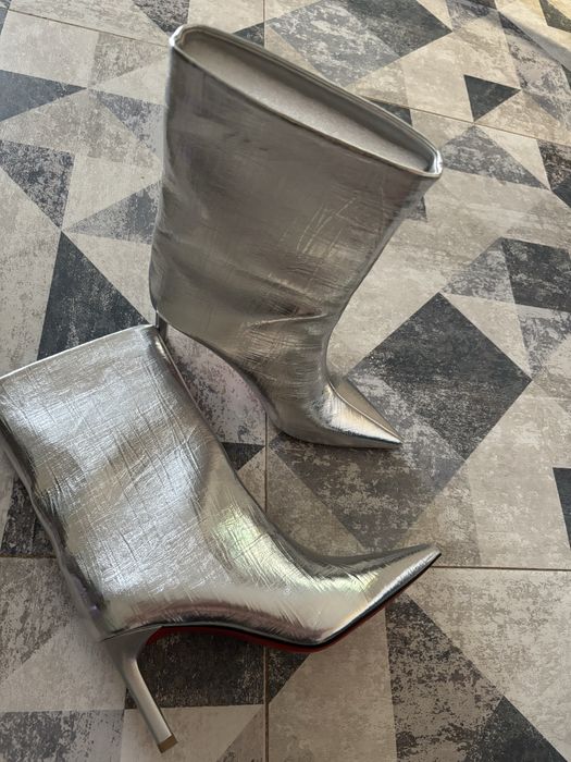 Продам новые модные сапожки