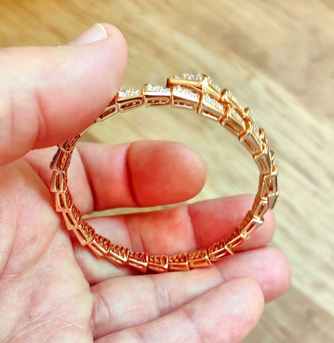 Еластична гривна Bvlgari Serpentine със змийска кост в розов цвят