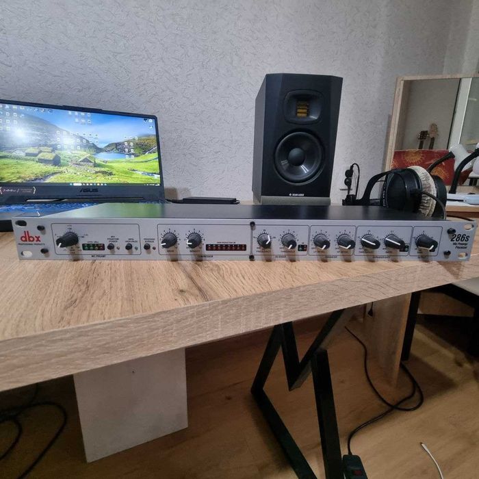 Микрофонный предусилитесь dbx 286s