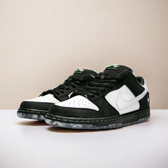 Кросовки черно белые найк