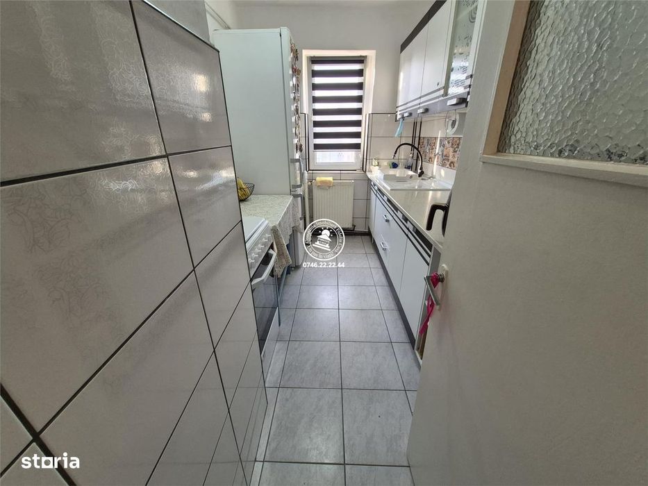 Apartament 3 camere de vanzare Alexandru cel Bun