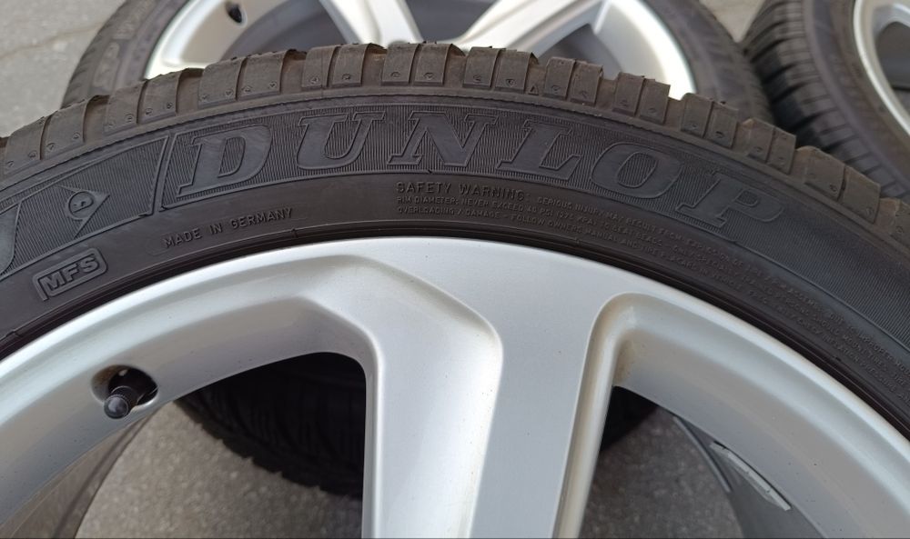 Оригинални джанти с гуми зимни 20 цола Audi Q5 SQ5 дот 2022г.