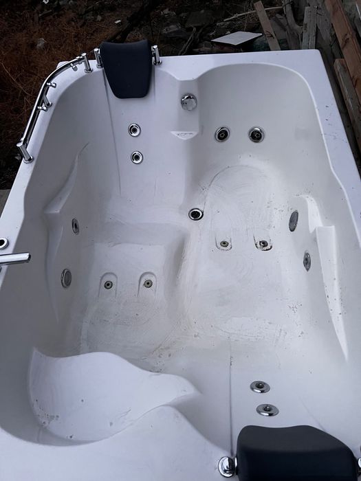 Джакузи ванна в хорошем состоянии