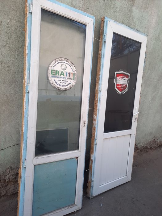 Пластиковые двери