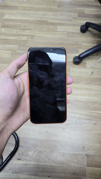 Iphone X 17 нің корпусінде телефоны сатылады