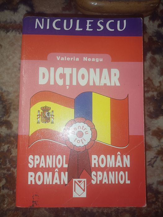 Dicționare și ghiduri de conversație pentru diverse limbi străine
