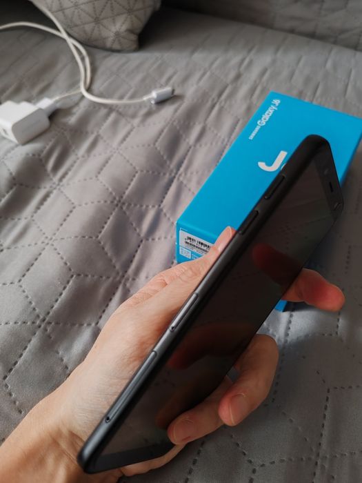 Samsung Galaxy j6 черен