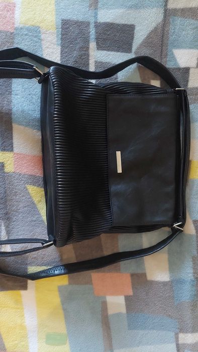 Нова черна дамска чанта-раница