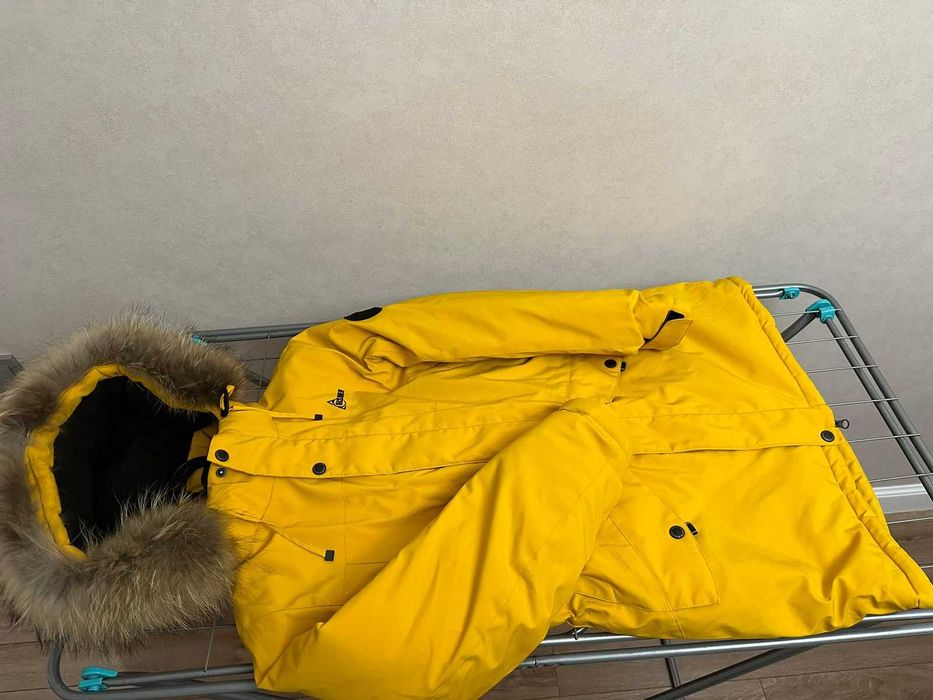 Продам зимнюю куртку .