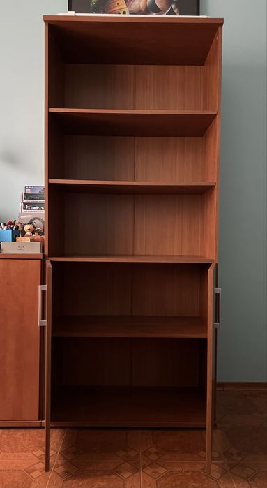 2бр. Шкафове за офис