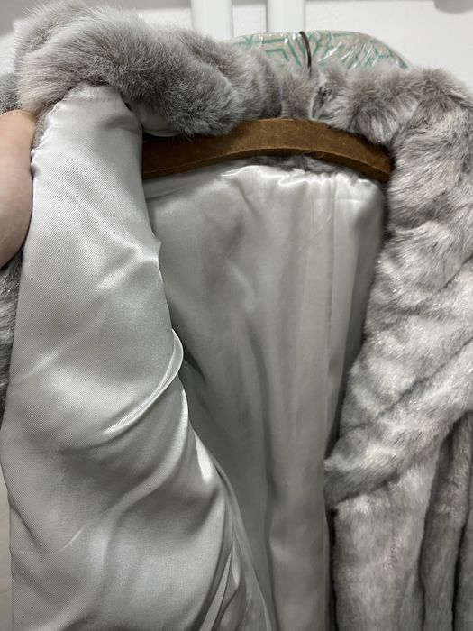 Haina Blana Lunga Sintetica Noua Argintie- Marime S