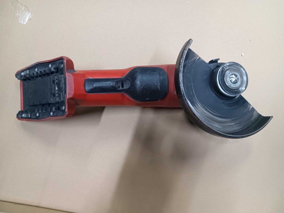 Акумулаторен Ъглошлайф Хилти