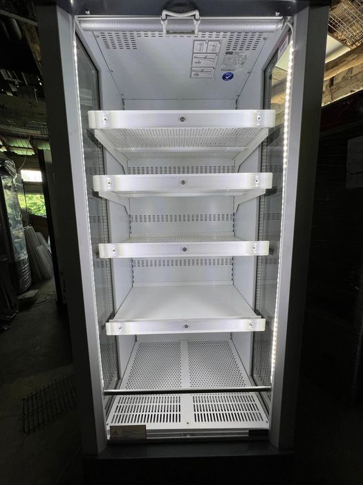 Raft frigorific cu perdea aer