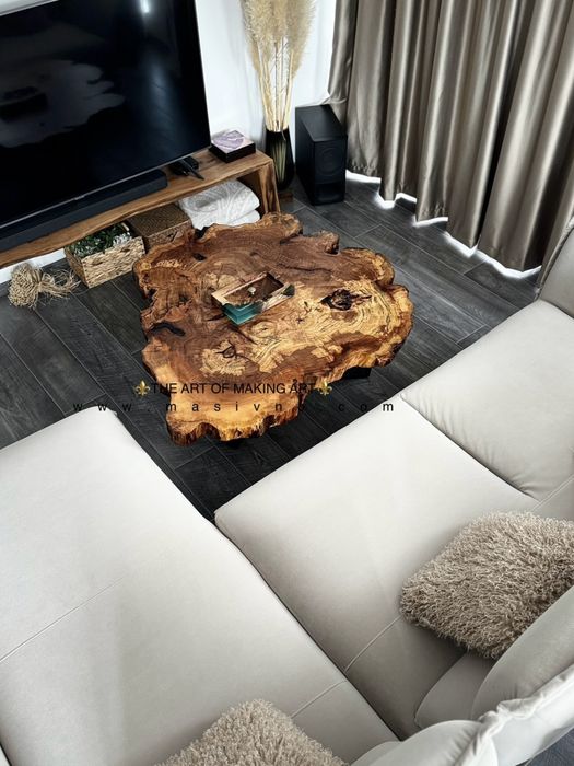 Трапезна маса от естествено дърво